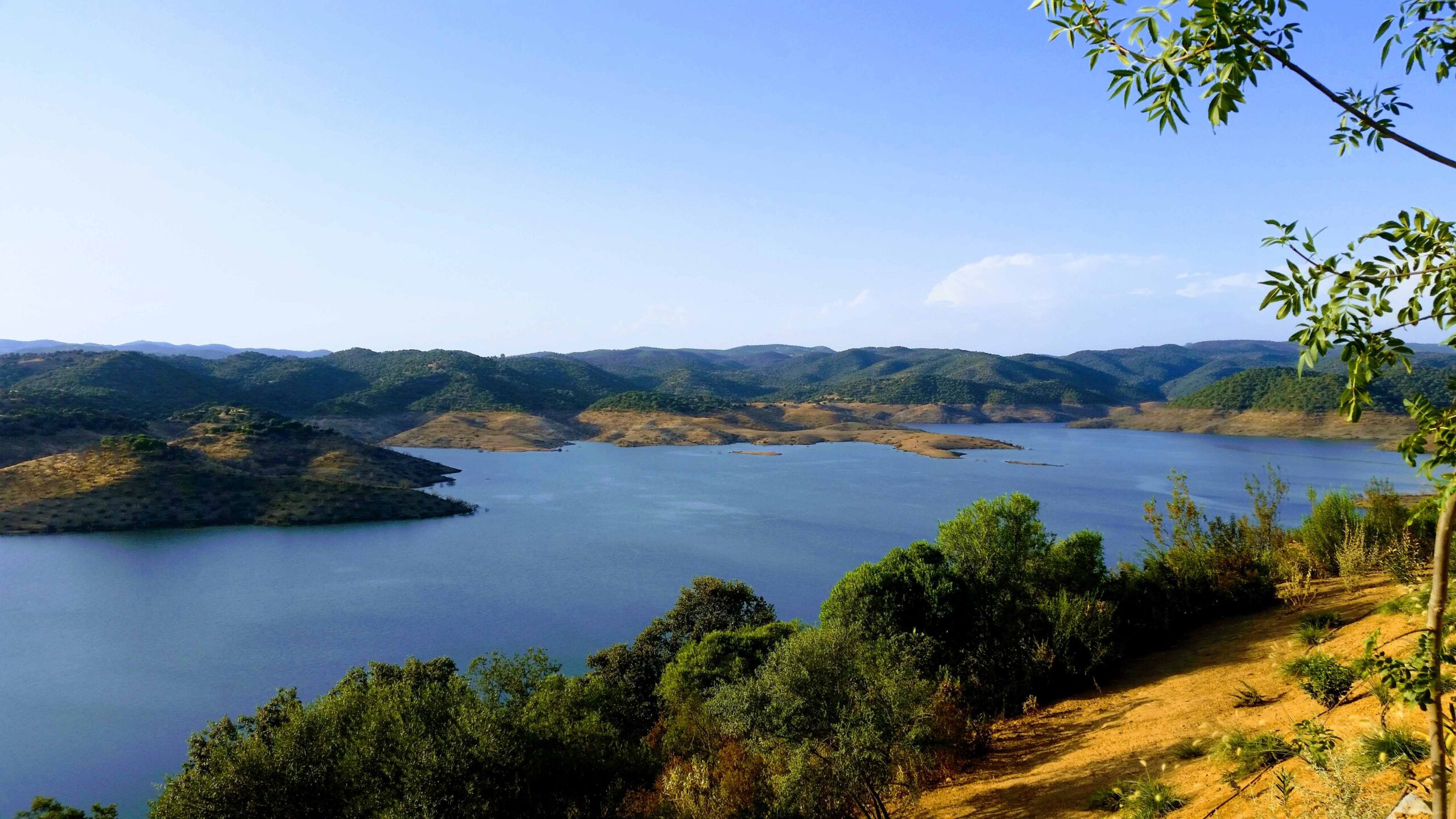 Embalse-La-Breña-Casas-de-Alisné